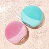 Review Máy rửa mặt Foreo loại nào tốt? Mua chính hãng ở đâu?